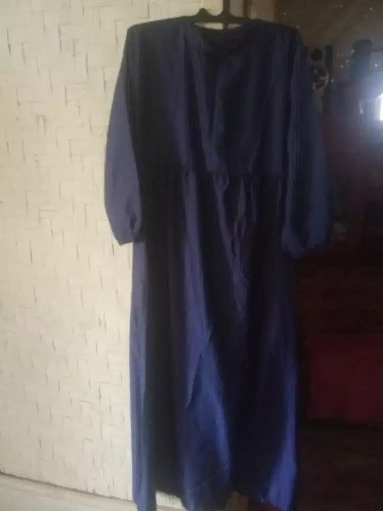 Preloved gamis masih terlihat baru