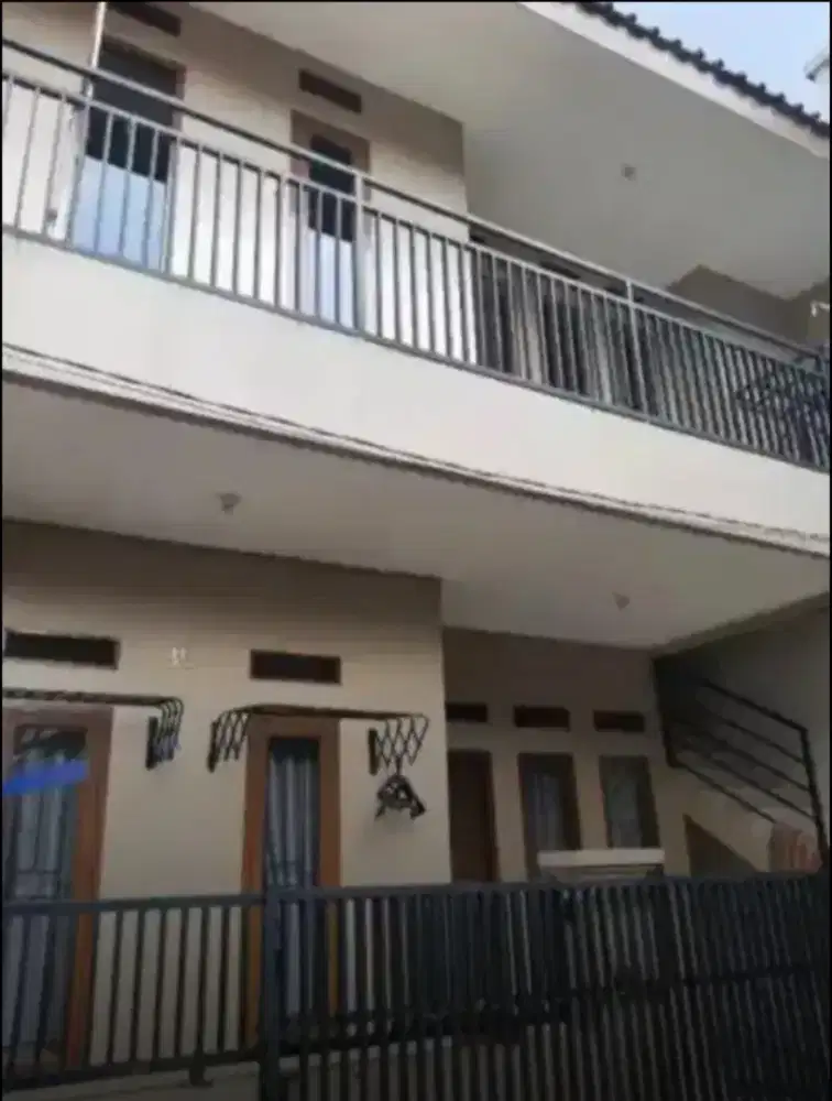 DISEWAKAN RUMAH LT.1