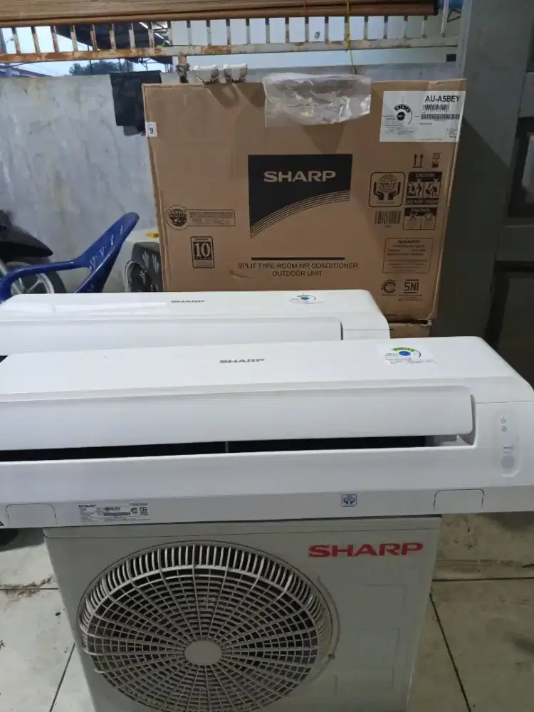 AC sharf 1/2pk like new