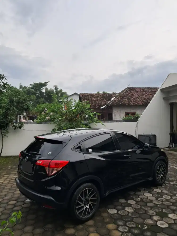 Honda HR-V 1.5 S - AT - 2016 - HITAM