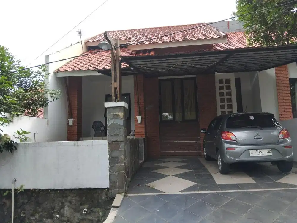 Disewakan rumah villa pinus