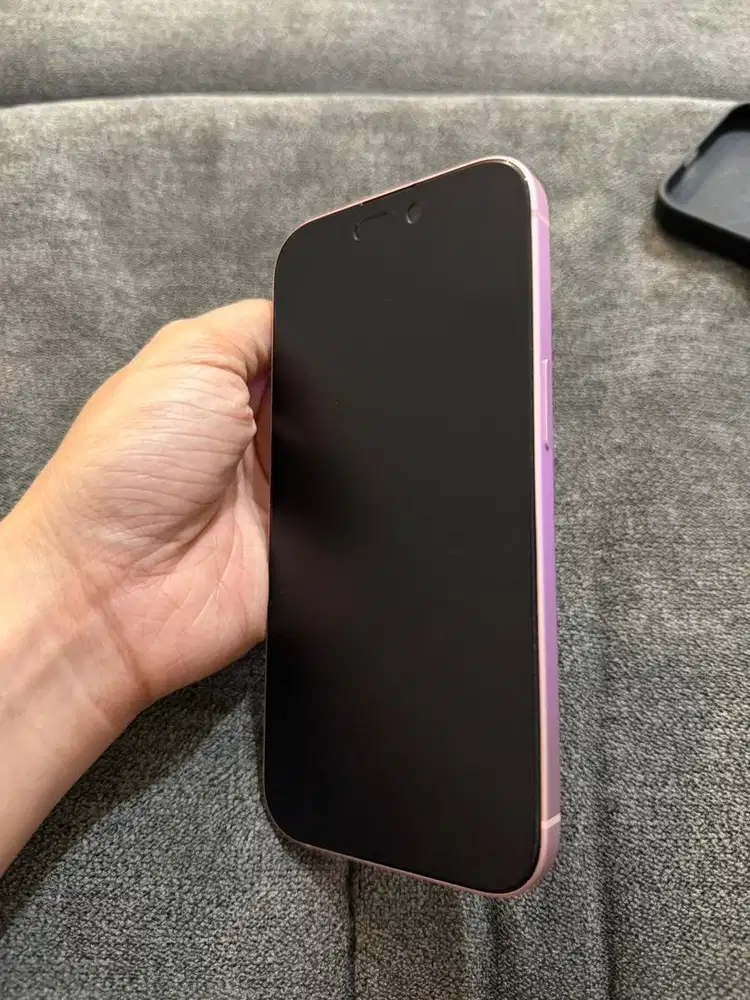 Iphone 15 128gb garansi ibox kondisi sangat baik dan mulus
