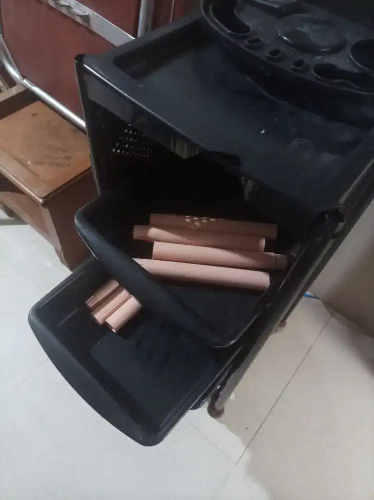 Dijual rak tempat makeup, alat-alat salon  dll