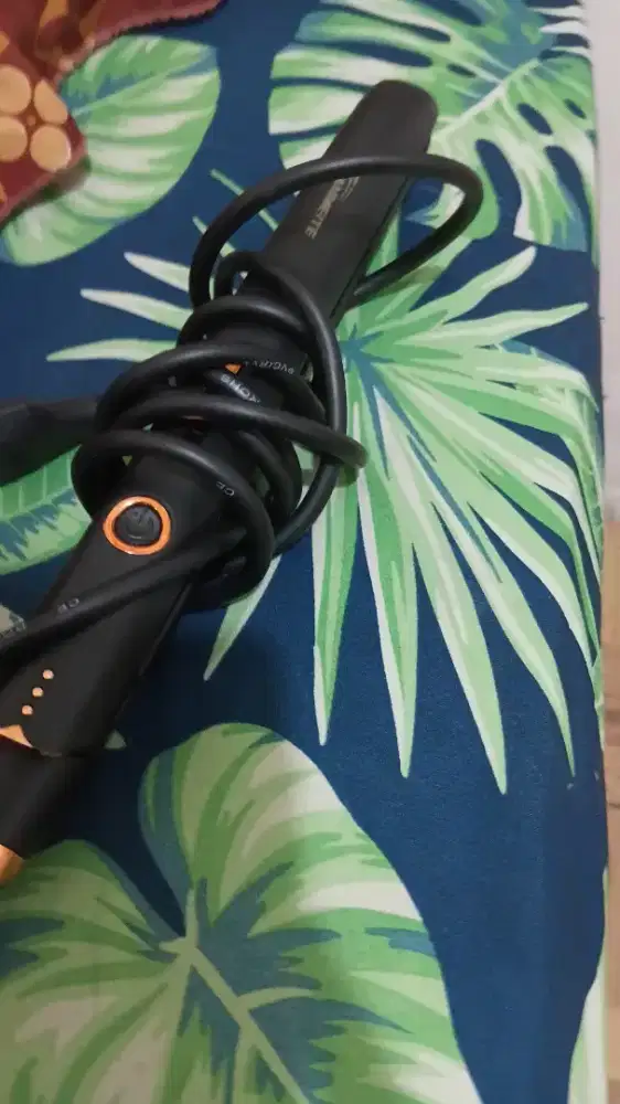 Catokan rambut wanita