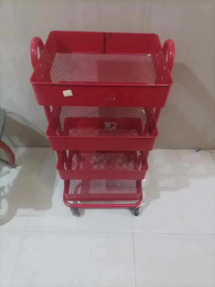 Perlengkapan salon rak utk tempat peralatan salon kondisi ok