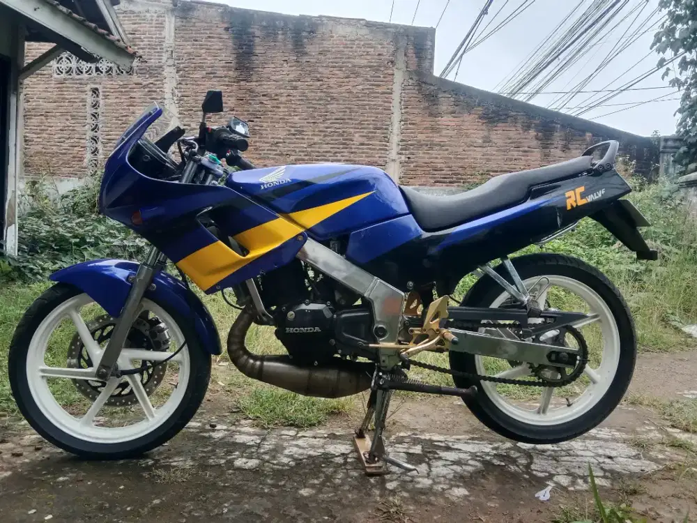 Di nego HONDA NSR 150R 1997