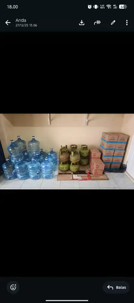 Aqua galon dan gas Lpg