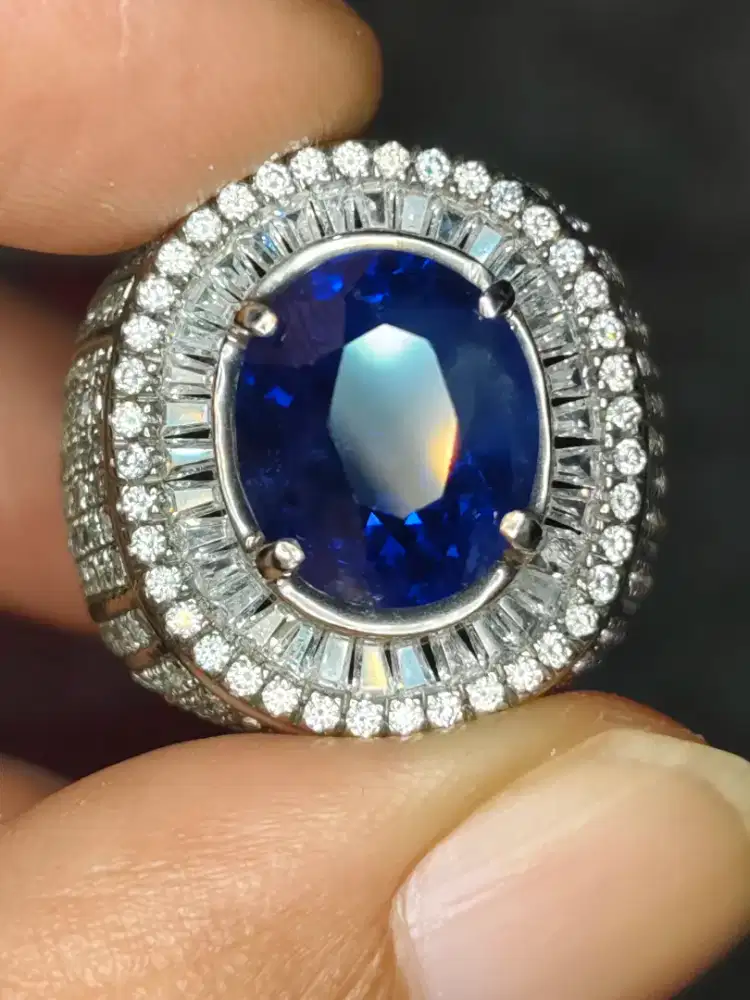 Natural Royal Blue Sapphire 8.16crt Srilanka Ceylon Sertifikat WGL