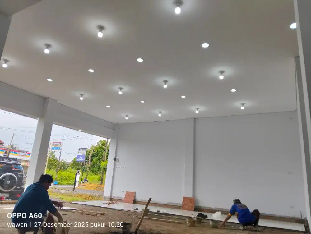 Bahan plafon sudah terpasang terima jadi