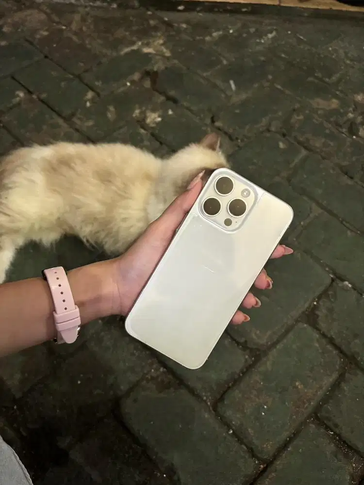 IPHONE 15 PROMAX 256GB IBOX FREE CASE KARL LAGERFELD ORI +5 CASE LAIN