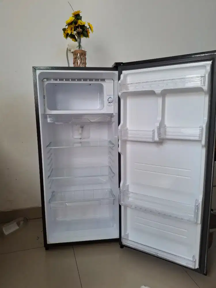 Kulkas Sharp 1 pintu KIREI Series SJ