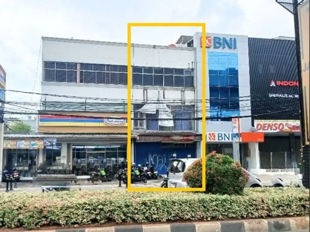 Disewakan Ruko 3 Lantai , Luas 234m2 di Fatmawati Raya, Cilandak Barat
