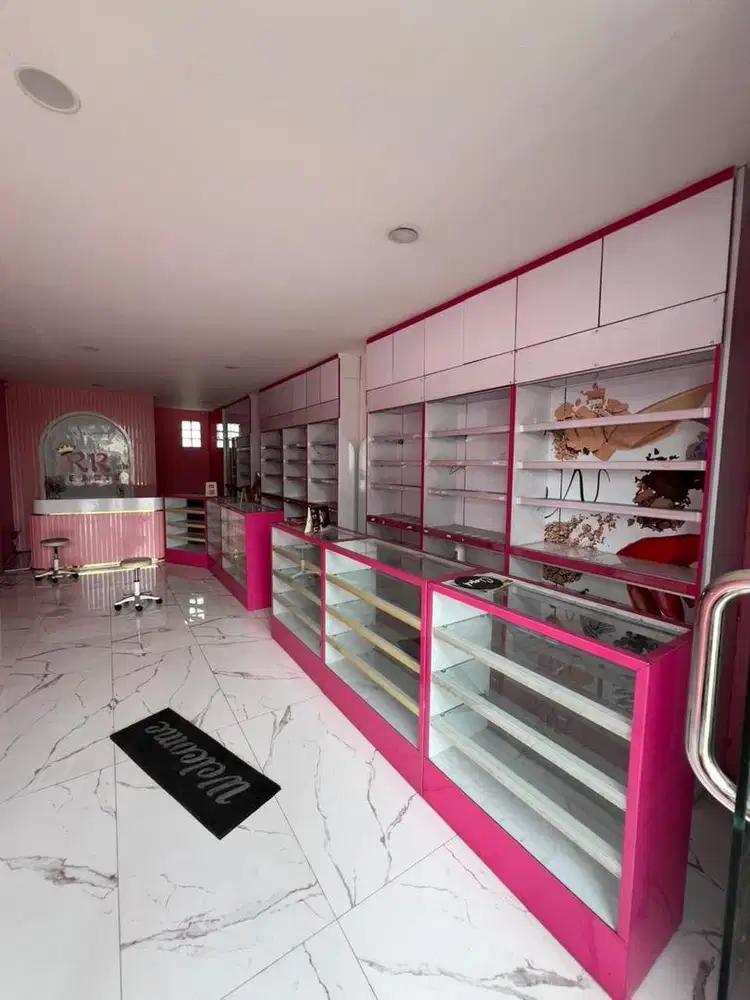 Dijual Etalase Kaca dan Rak untuk Usaha