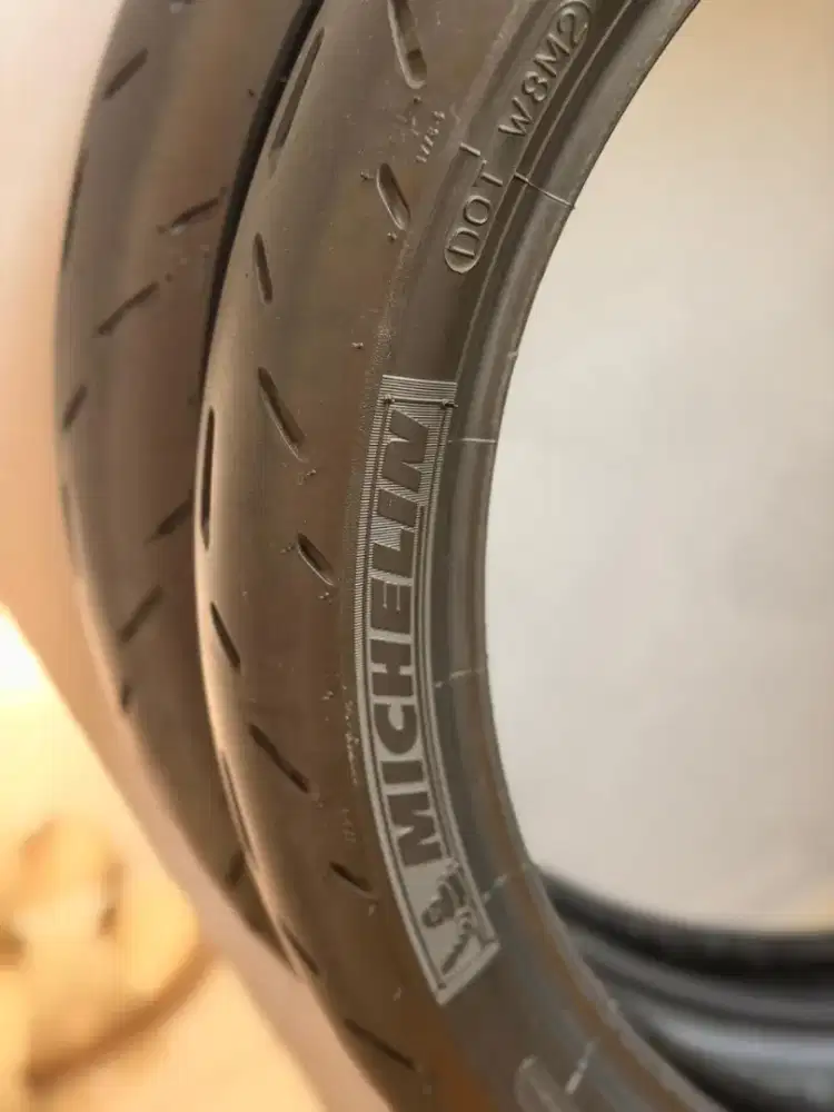 Ban michellin pilot moto gp