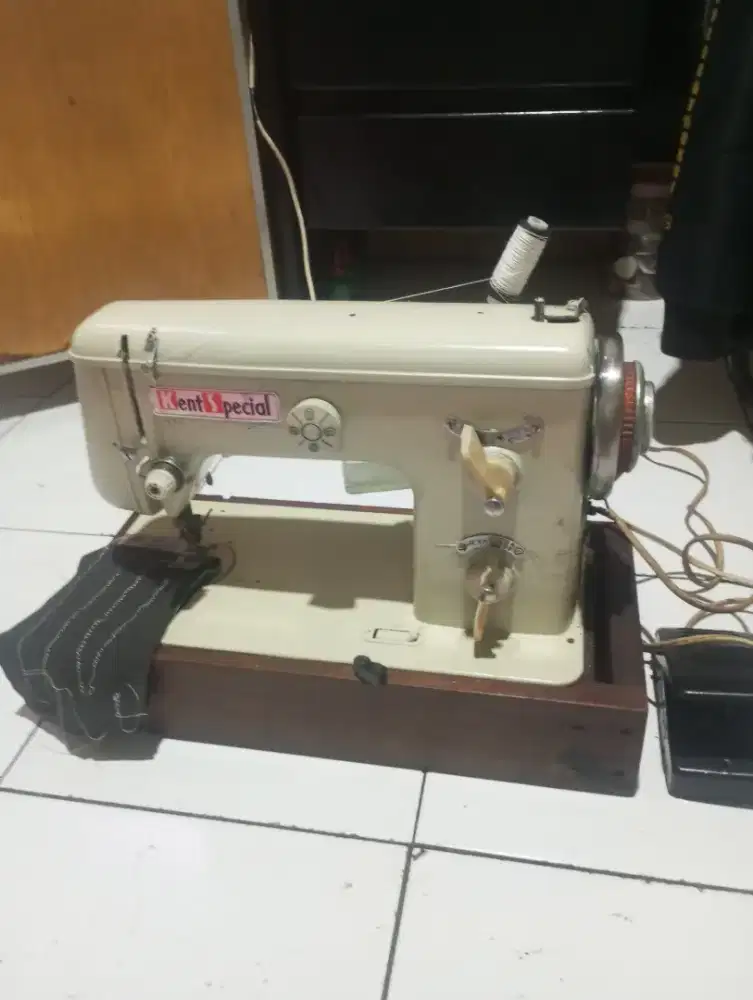 Mesin zigzag vortibel