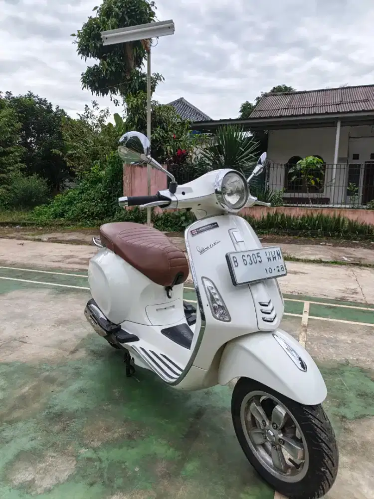 Dijual vespa primavera 2014 low km terawat