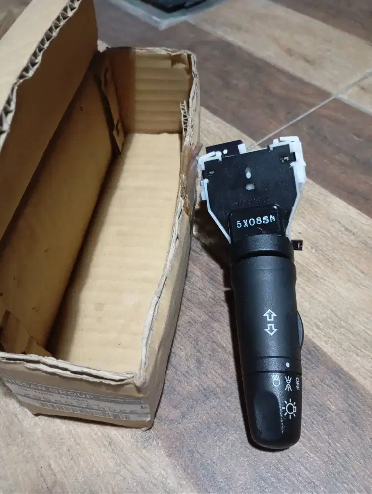 Switch Sein Nissan Grand Livina SV L11 Ori Copotan