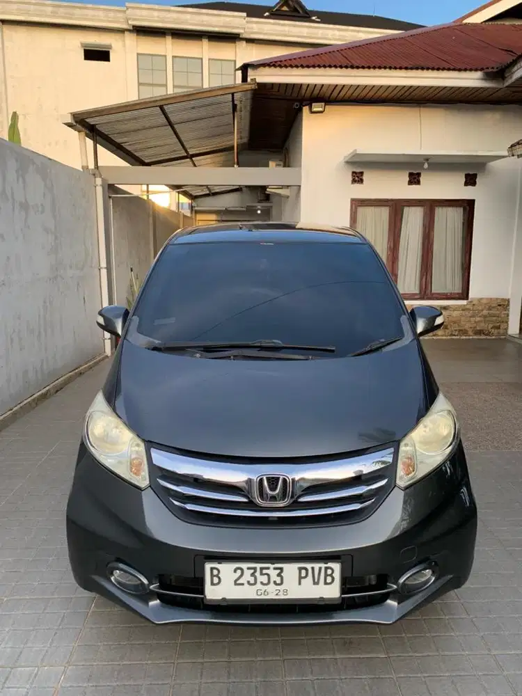 honda freed 2014 tipe E SD automatic
