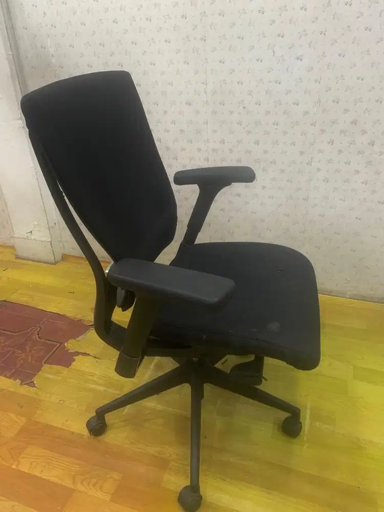 Dijual kursi kantor bisa rebahan