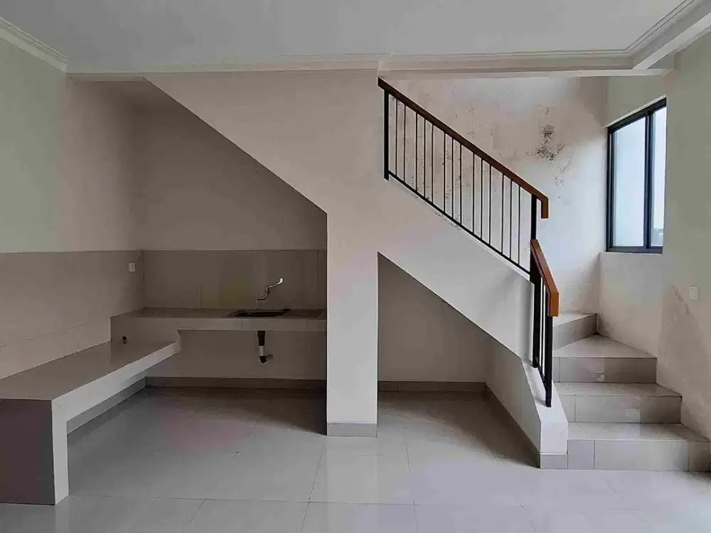 RUMAH BARU 2 LANTAI DI CLUSTER BARU KOTA WISATA, DEKAT AREAL KOMERSIAL!