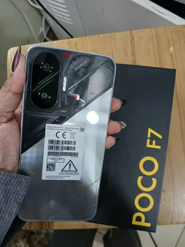 Poco F7 12/512 second like new