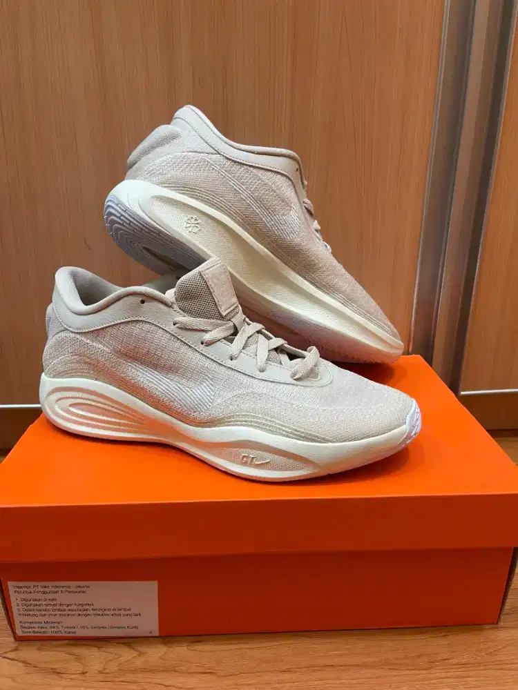 Sepatu nike gt hustle basketball size 45 baru