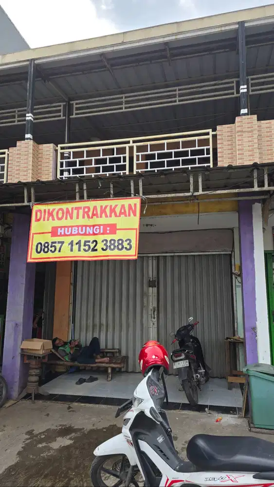 DISEWAKAN kios strategis sebelah alfamidi, depan jalan 15x4 METER