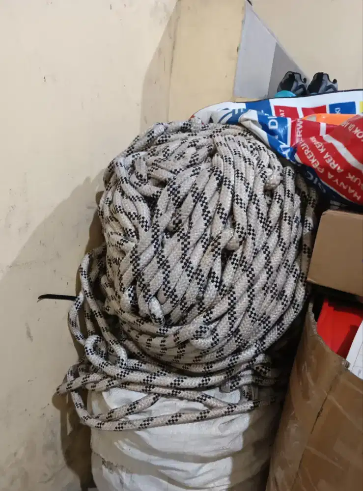 Tambang karmantle bekas