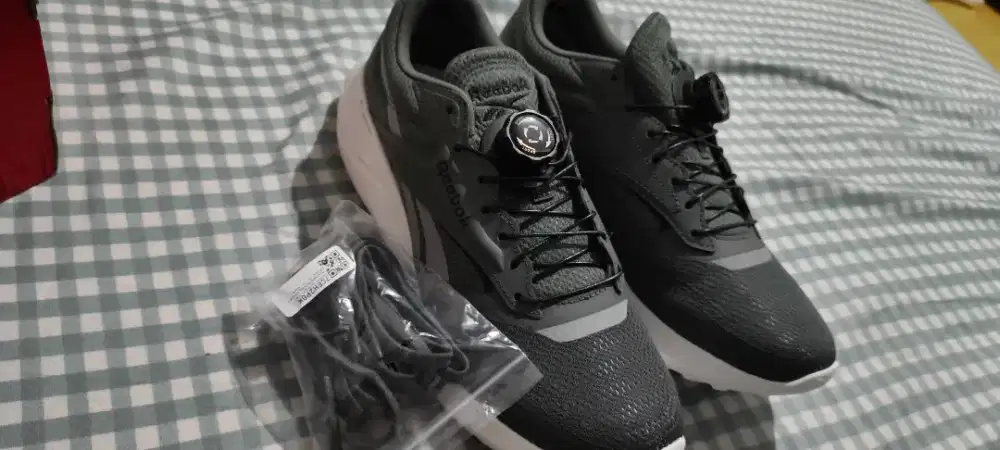 Sepatu Reebok Energen tech 2 abu