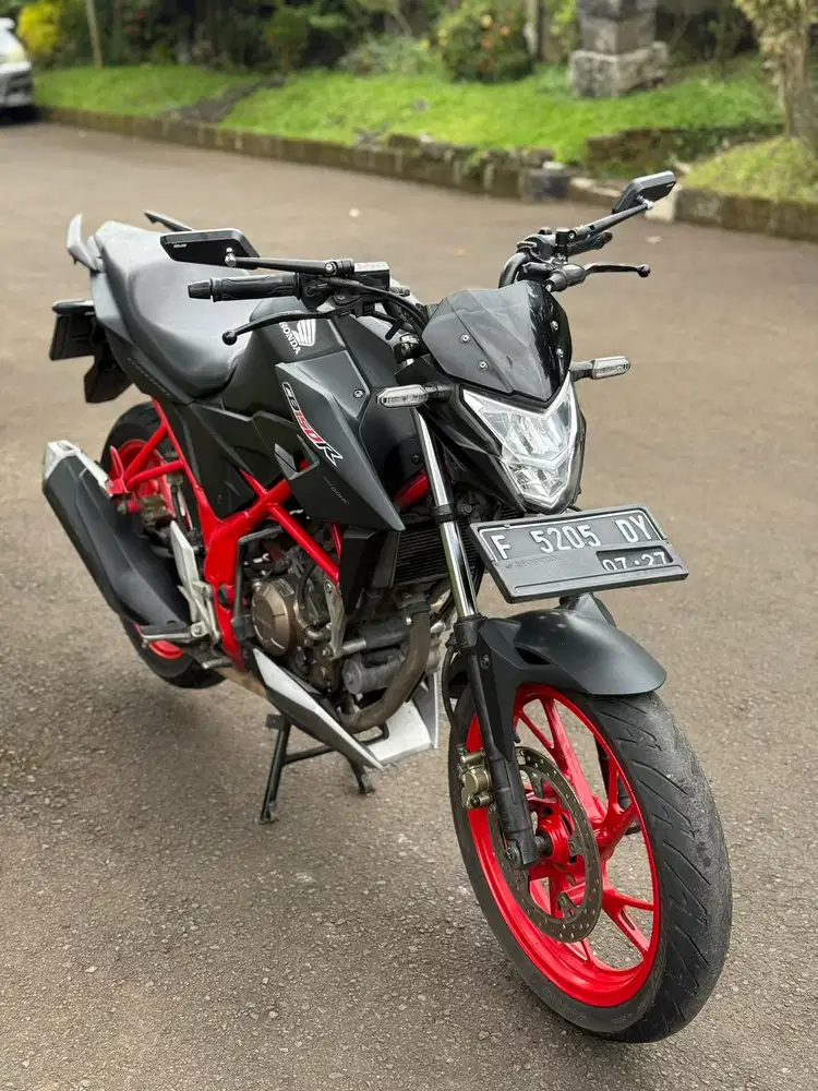 Honda CB 150R Thn 2017 Hitam Rangka Merah F Kota Mulus