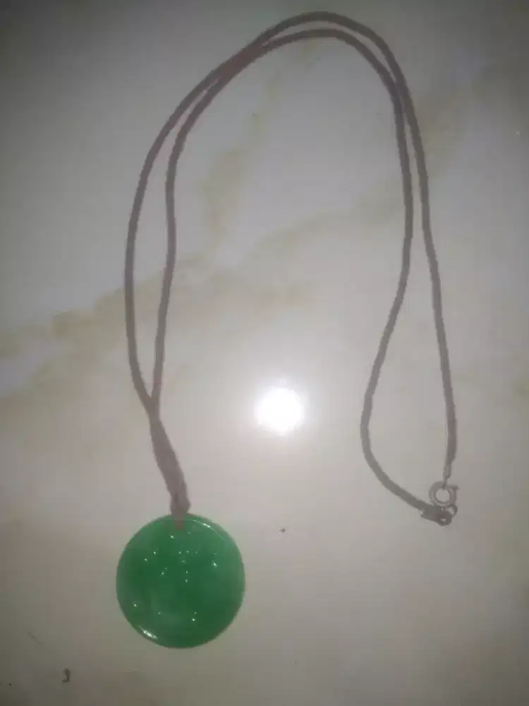Giok Kalung Liontin