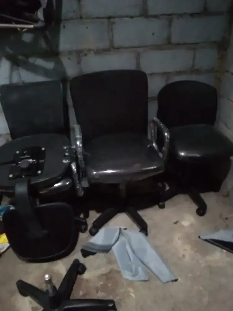 Kursi kantor dan kursi rumah tangga