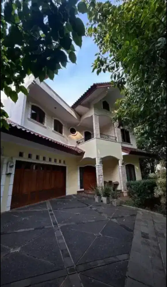 RUMAH MEWAH 1425M2 DI KEMANG PRATAMA
