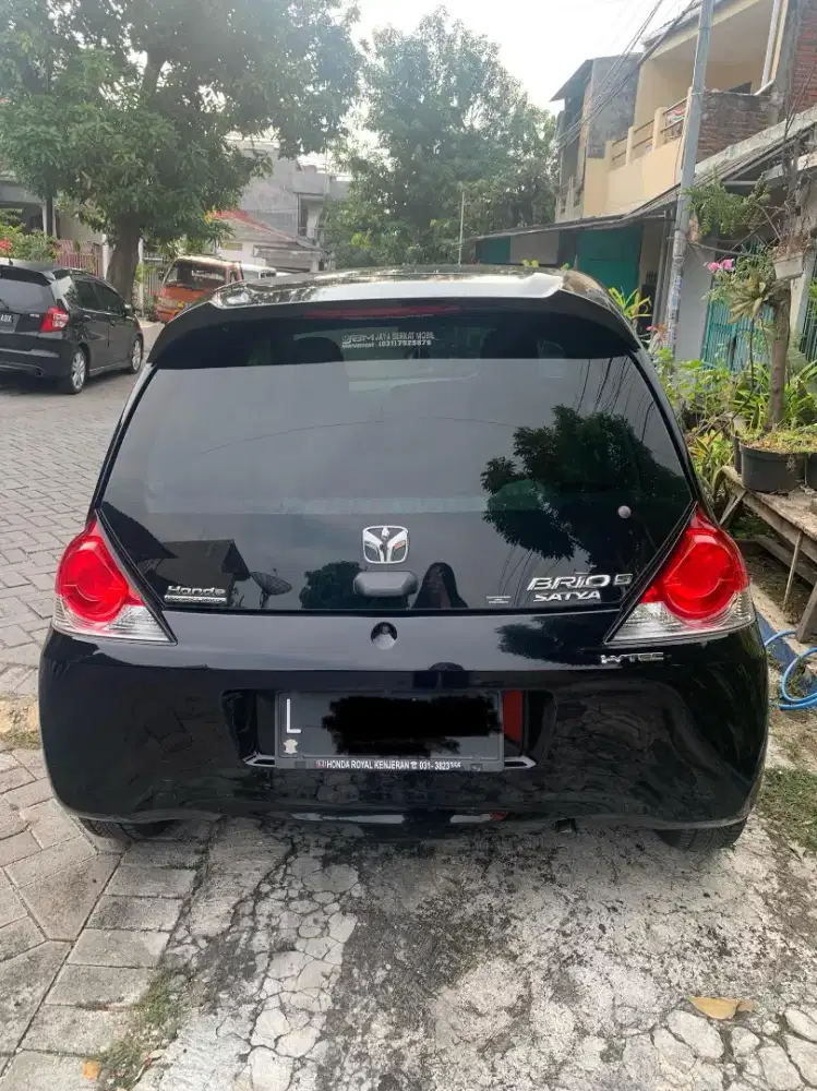Dijual mobil second brio satya