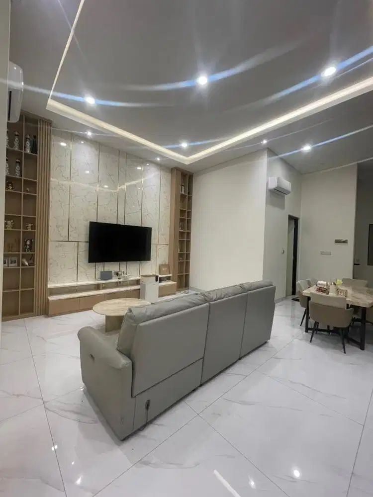 Rumah 4 lantai di jalan industri depan WTC interior rapi
