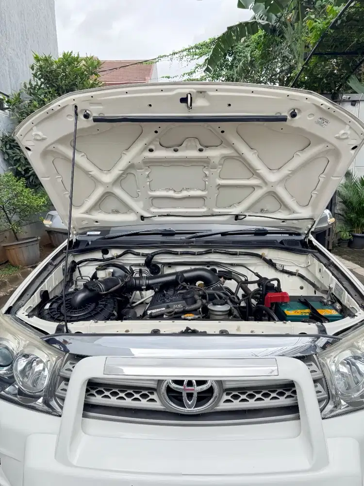 Toyota Fortuner 2010 Bensin