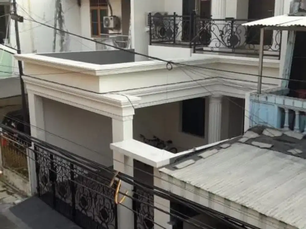 RUMAH MEWAH AMERICAN CLASSIK DI PONDOK KELAPA