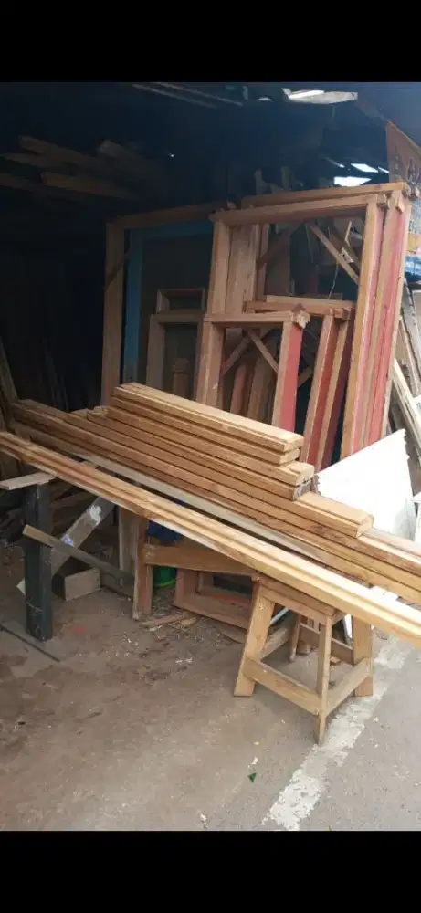 Kusen pintu nya ready dari kayu bekas, Meranti oven berkualitas