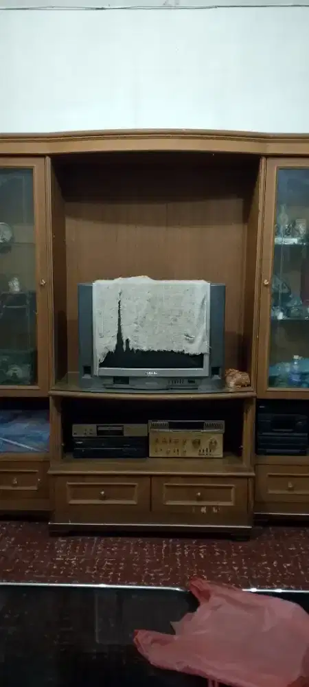 Lemari bofet dari kayu