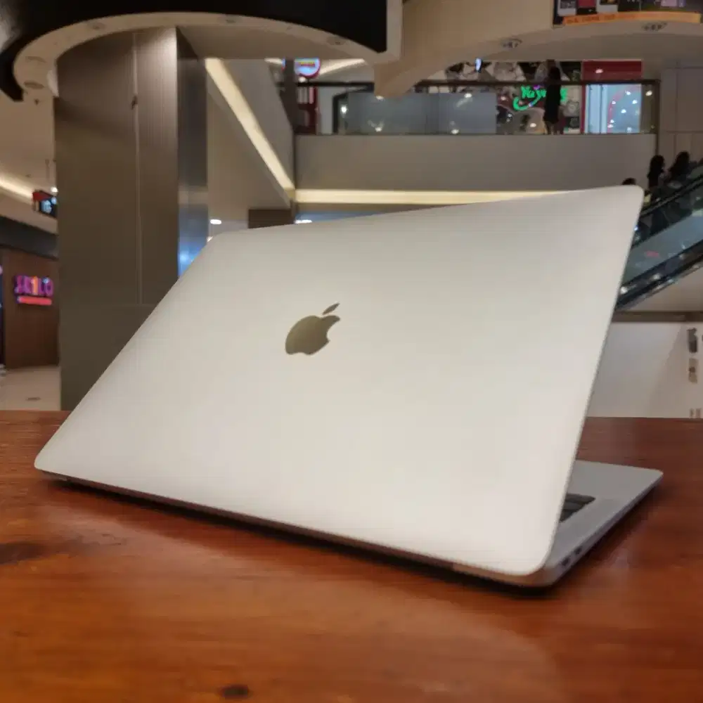 Macbook Air Retina 13 inch 2019 - Core i5
