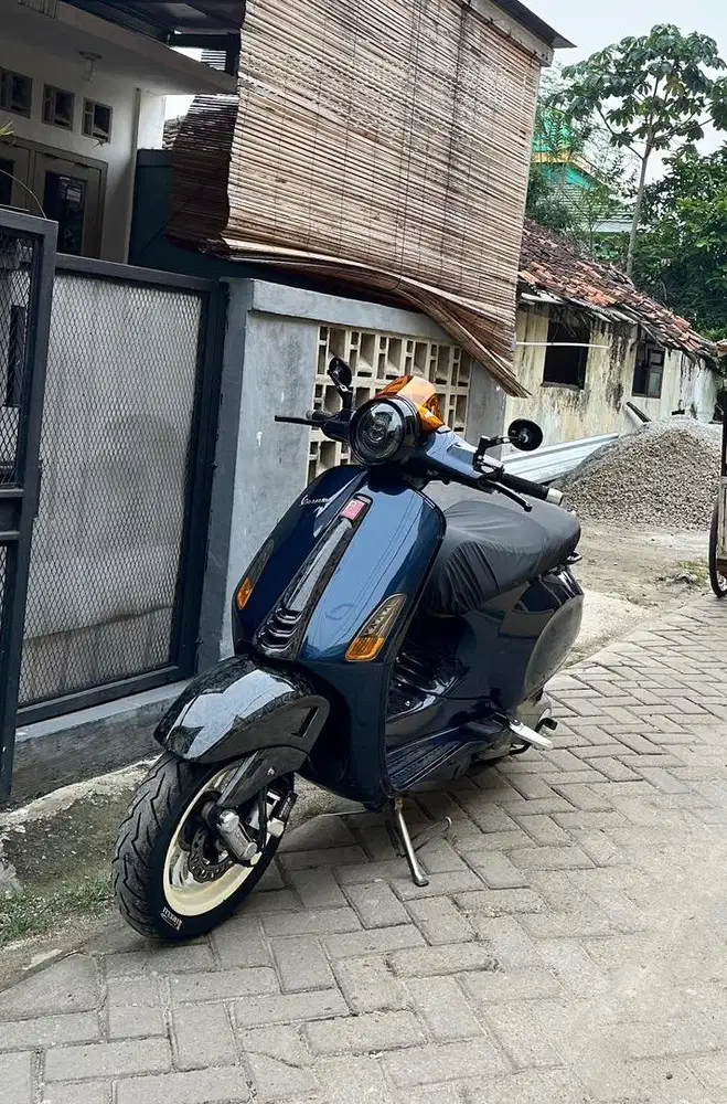 Vespa primavera 3v 2014 biru tua