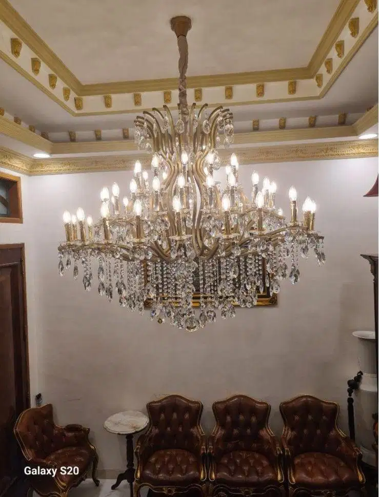 Lampu kristal ceko 60 cabang bahan kuningan