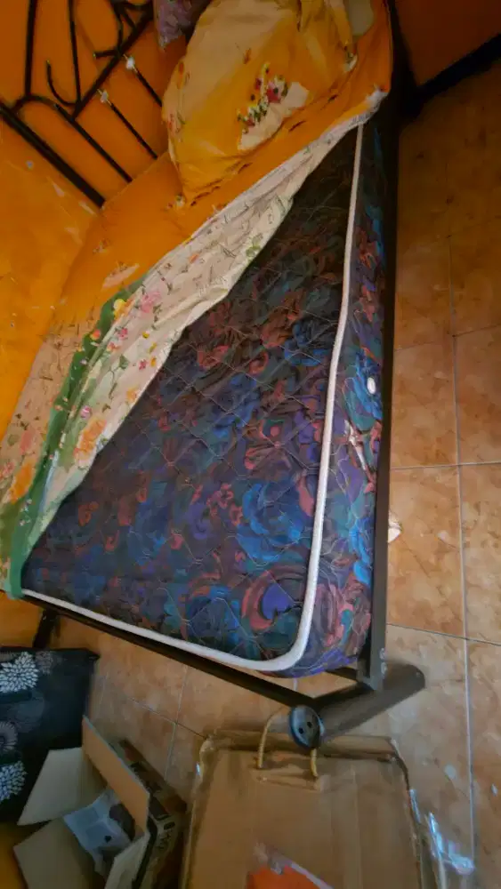 Kasur spring bed plus dipan besi ukuran 200 x 160cm