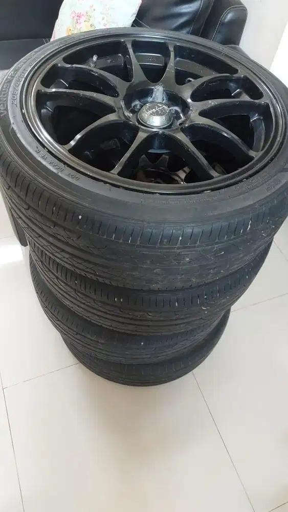 velg + ban kondisi masih layak pakai (nego sampai jadi)