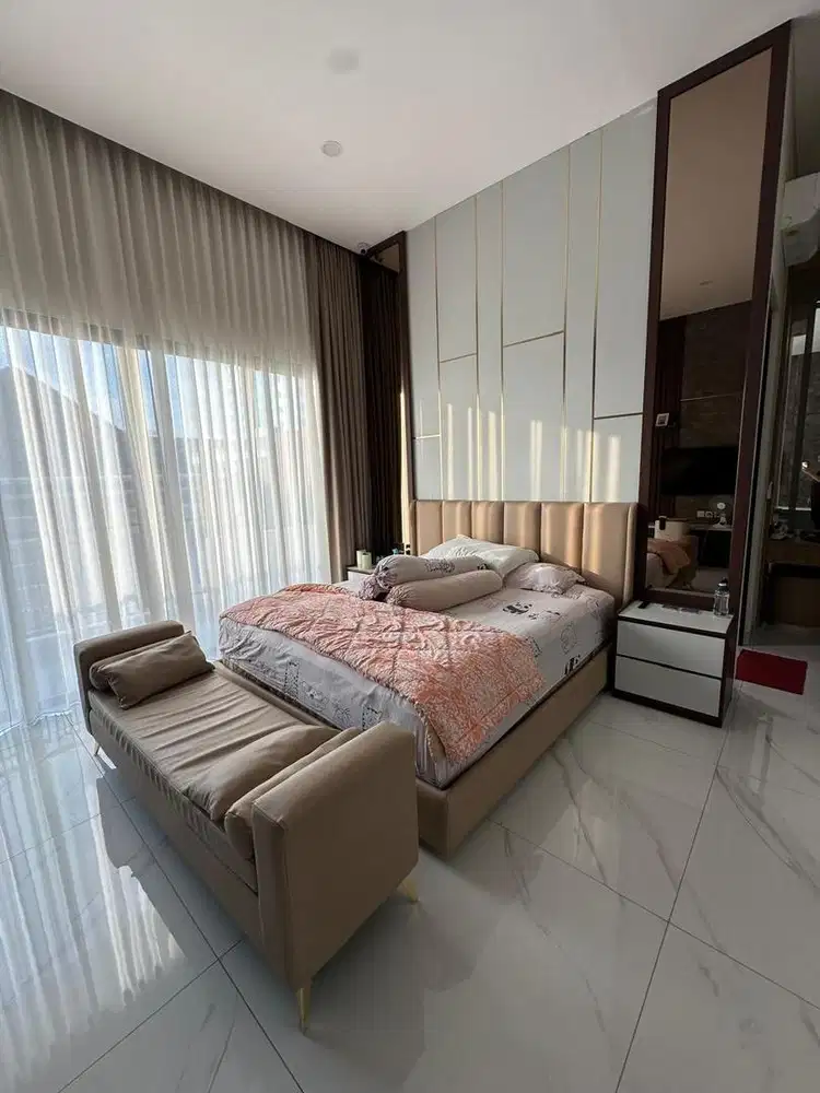 Rumah 4 lantai di jalan industri depan WTC interior rapi