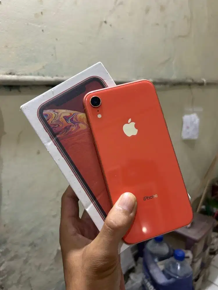 Iphone Xr 64gb fullset. Bebas kartu all operator