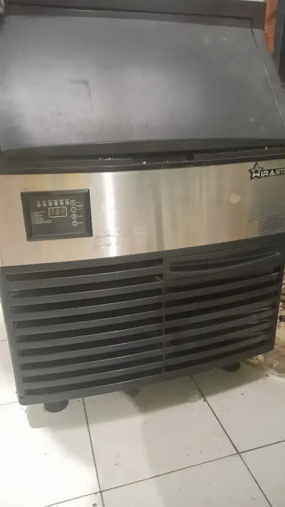 Mesin es kristal kotak