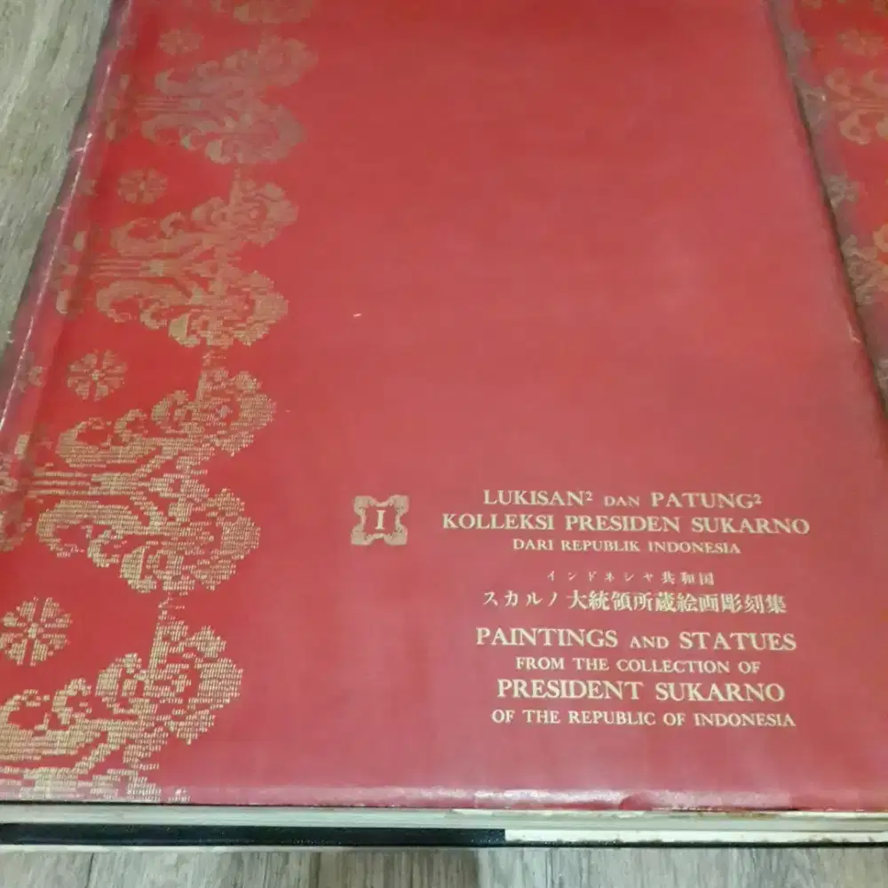 BUKU LUKISAN SUKARNO DAN PATUNG