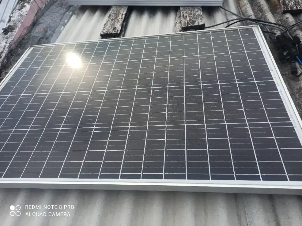 Peralatan PLTS (Pembangkit Listrik Tenaga Surya)