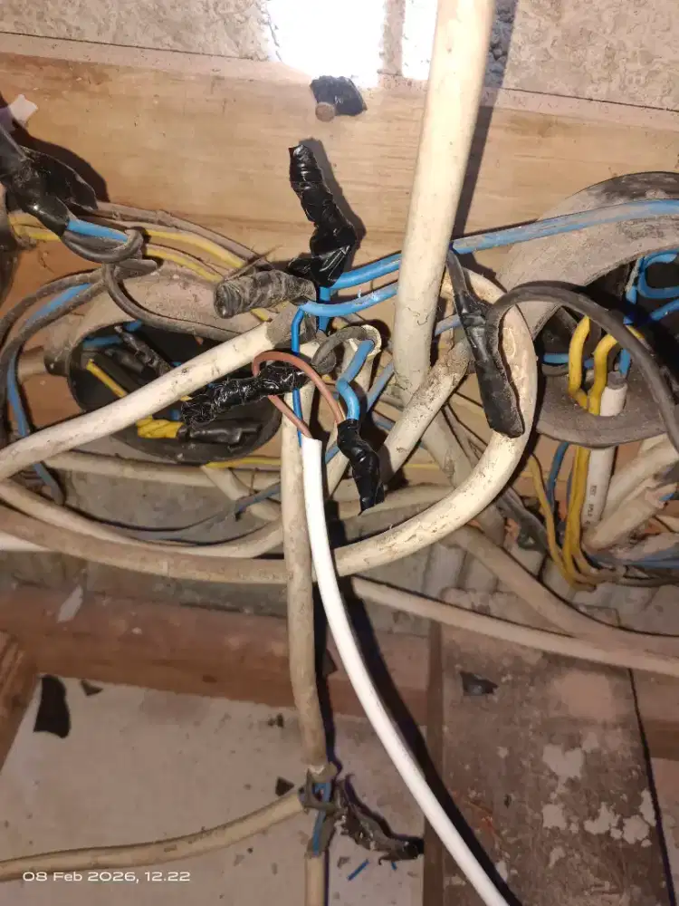 Service elektronik & kelistrikan